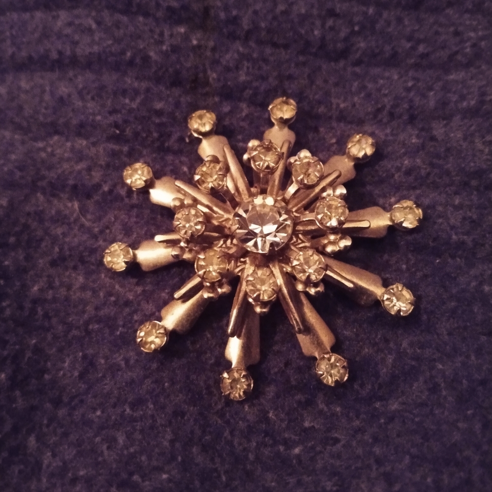 Vintage Rhinestone Brooch